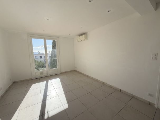 A louer APPARTEMENT T4 63 M2  MARSEILLE 13EME