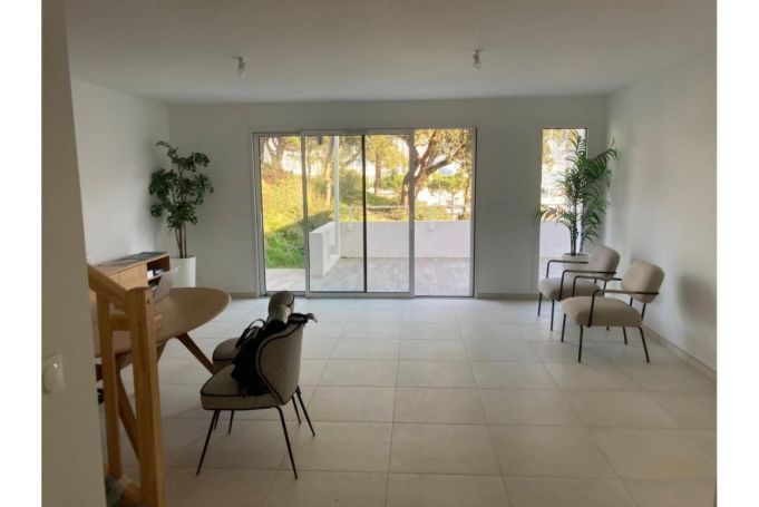 A louer MAISON  4 PIECES 92 M2 BORD DE MER LA SEYNE SUR MER