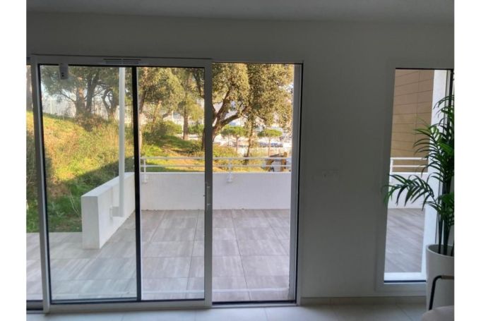 A louer MAISON  4 PIECES 92 M2 BORD DE MER LA SEYNE SUR MER