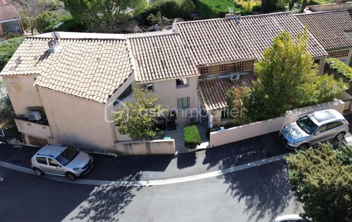 A louer MAISON  DE MAîTRE  VENELLES