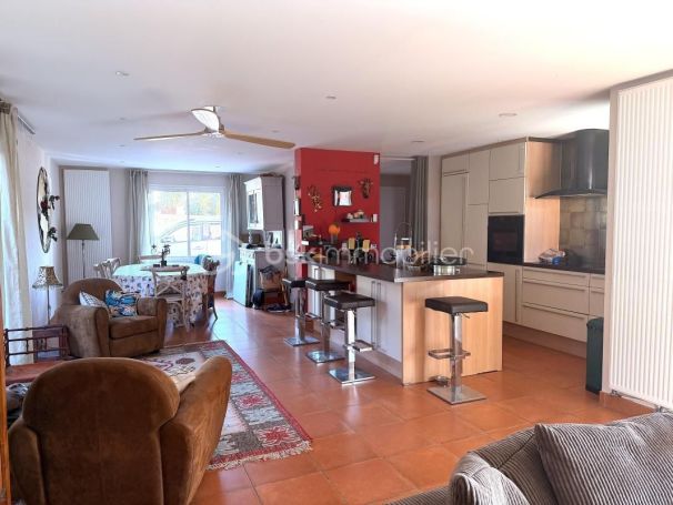 A louer MAISON 6 PIECES 150 M2 GIGEAN