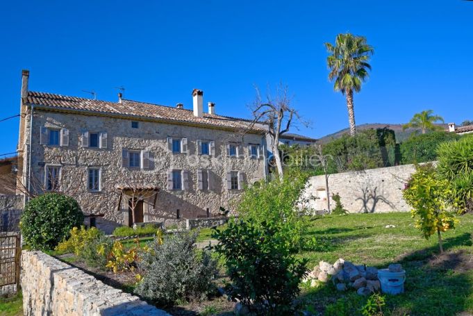 A vendre MAISON  DE MAîTRE  GRASSE