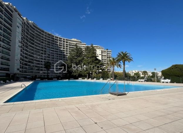 A vendre STUDIO  17 M2 PLAGE à PIED MANDELIEU LA NAPOULE