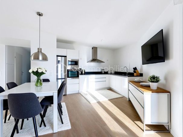 A louer APPARTEMENT T4 81 M2  PONT L EVEQUE