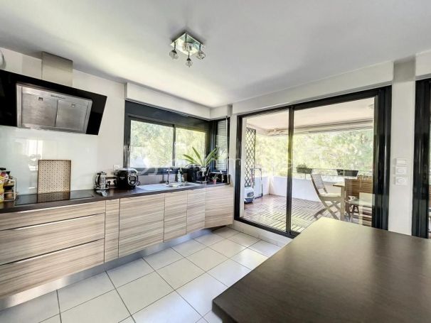 A louer APPARTEMENT T4 101 M2 TERRASSE  MONTPELLIER