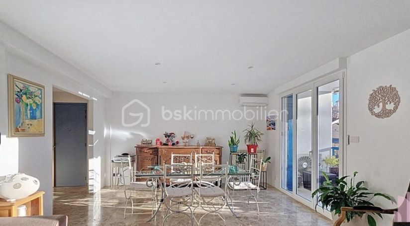 A louer APPARTEMENT T3 85 M2 TERRASSE BORD DE MER LA SEYNE SUR MER