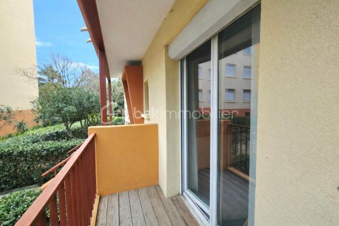 A louer APPARTEMENT T3 67 M2 BORD DE MER SETE