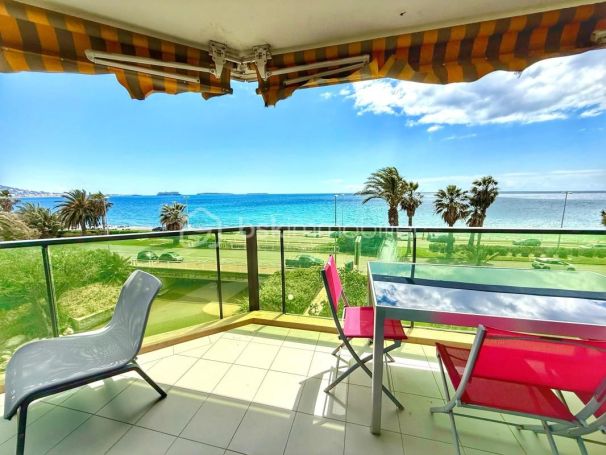 A louer APPARTEMENT T3 65 M2 TERRASSE VUE MER CANNES