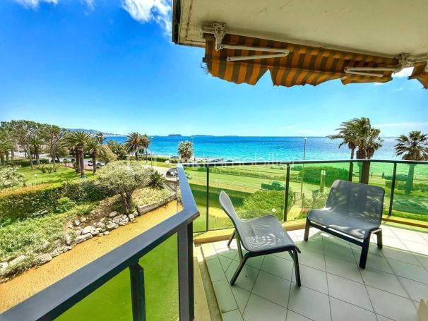 A louer APPARTEMENT T3 65 M2 TERRASSE VUE MER CANNES