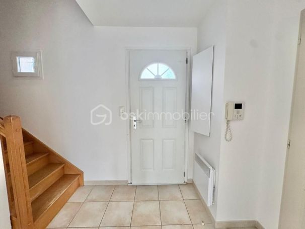 A louer MAISON  5 PIECES 99 M2 BORD DE MER CERS