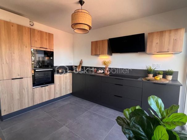 A louer APPARTEMENT DE PRESTIGE T4 82 M2 TERRASSE VUE MER BANDOL