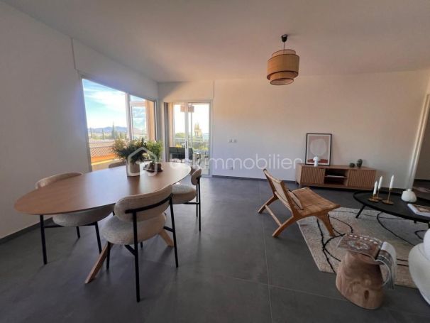 A louer APPARTEMENT DE PRESTIGE T4 82 M2 TERRASSE VUE MER BANDOL
