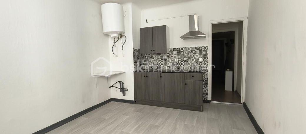 A louer APPARTEMENT T2 31 M2 BORD DE MER LA SEYNE SUR MER