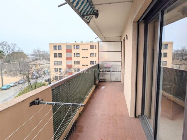 A louer APPARTEMENT T4 88 M2  NIMES