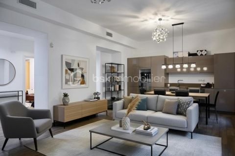 A louer APPARTEMENT DE PRESTIGE T6 175 M2 TERRASSE BORD DE MER NICE