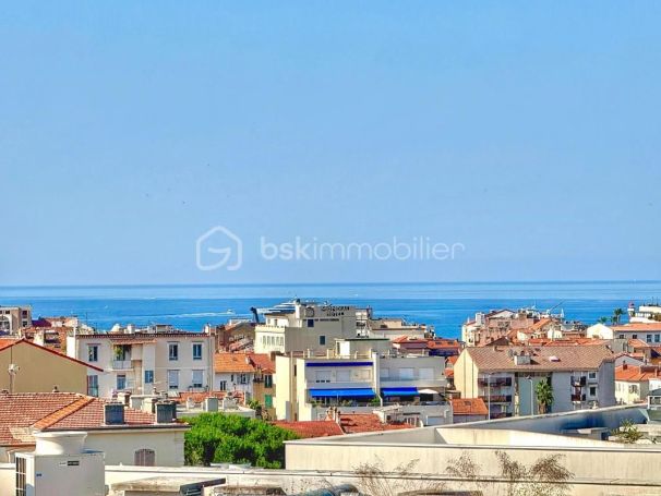 A louer APPARTEMENT T3 73 M2 VUE MER CANNES