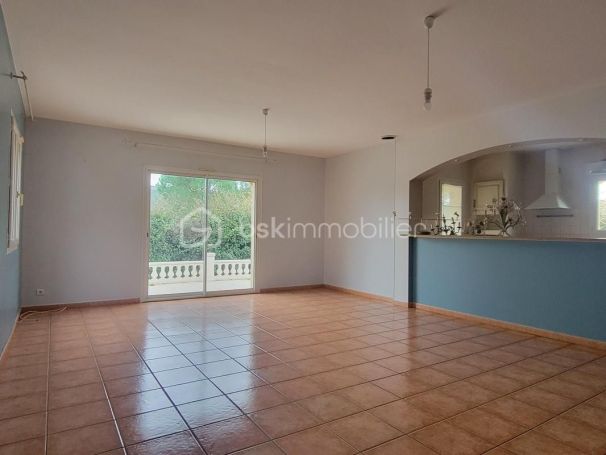 A louer MAISON  5 PIECES 115 M2  SAINT CHINIAN