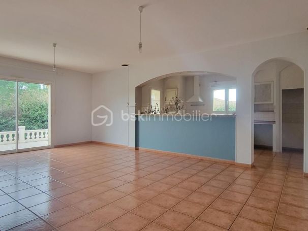 A louer MAISON  5 PIECES 115 M2  SAINT CHINIAN