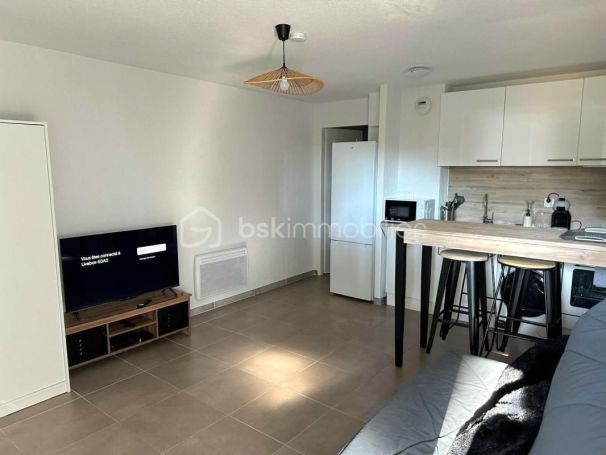 A louer STUDIO  23 M2 TERRASSE BORD DE MER CARQUEIRANNE