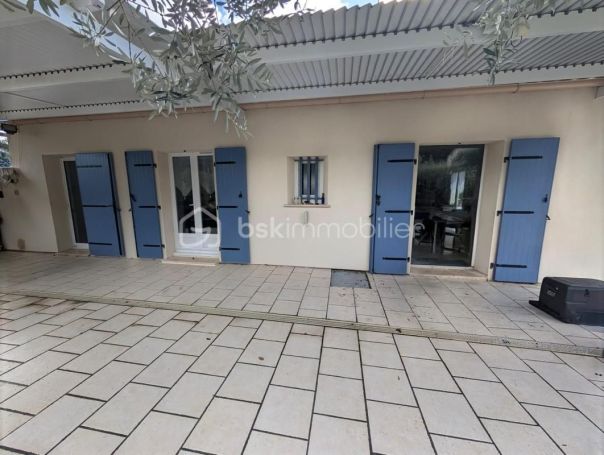 A louer MAISON  6 PIECES 162 M2  LAMANON