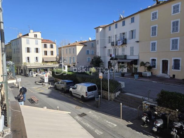 A louer APPARTEMENT T3 44 M2 PIEDS DANS L'EAU ANTIBES