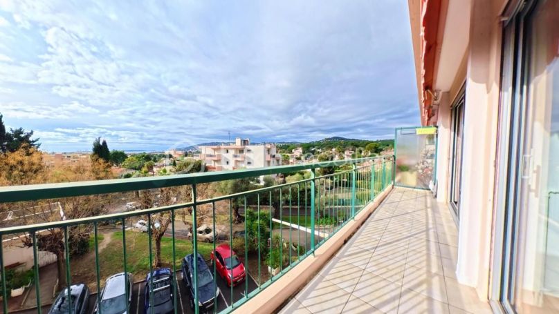 A louer APPARTEMENT T2 48 M2 TERRASSE VUE MER ANTIBES