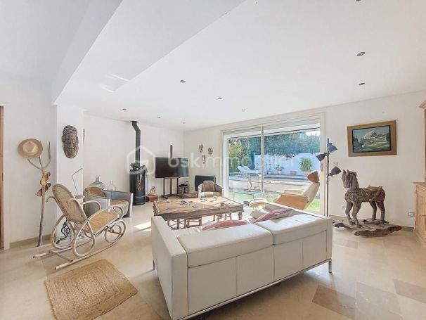 A louer MAISON  CONTEMPORAINE BORD DE MER SIX FOURS LES PLAGES