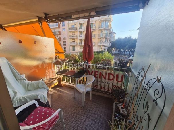A louer APPARTEMENT T3 65 M2 BORD DE MER NICE