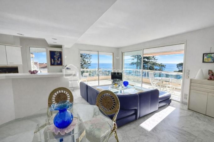 A louer APPARTEMENT T3 86 M2 TERRASSE VUE MER CANNES