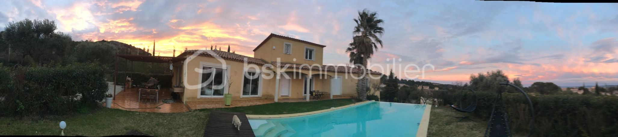 A louer MAISON  9 PIECES 202 M2 BORD DE MER NARBONNE