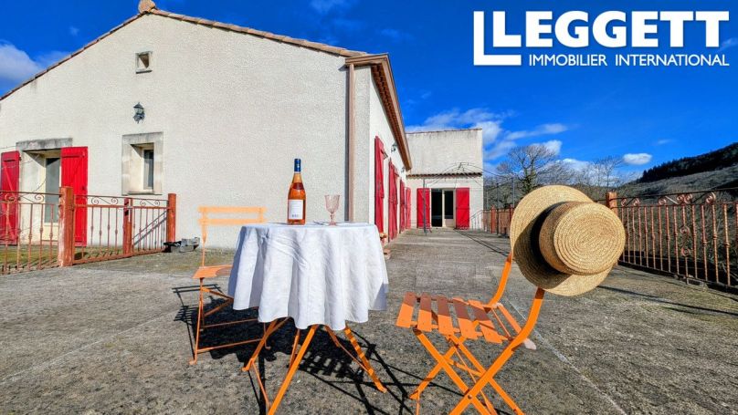 A louer MAISON  7 PIECES 153 M2  COURNIOU