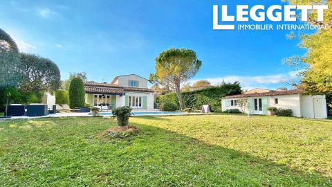 A louer MAISON  7 PIECES 200 M2  LE ROURET