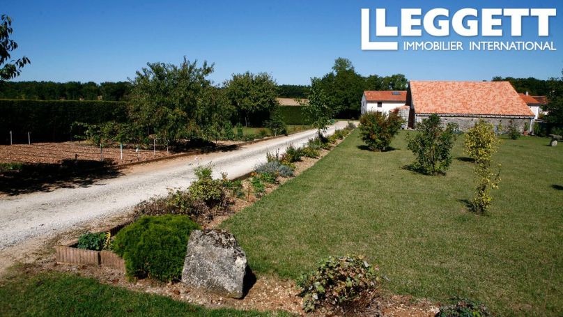 A vendre GîTE  FONTAINE CHALENDRAY