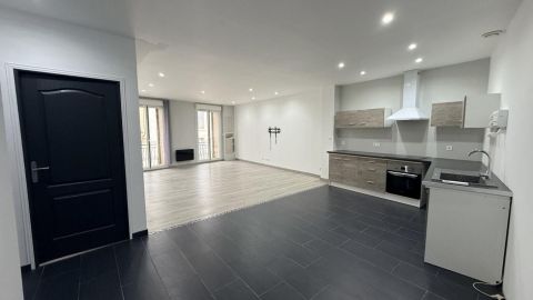 A louer APPARTEMENT T3 83 M2 BORD DE MER THEZAN LES BEZIERS