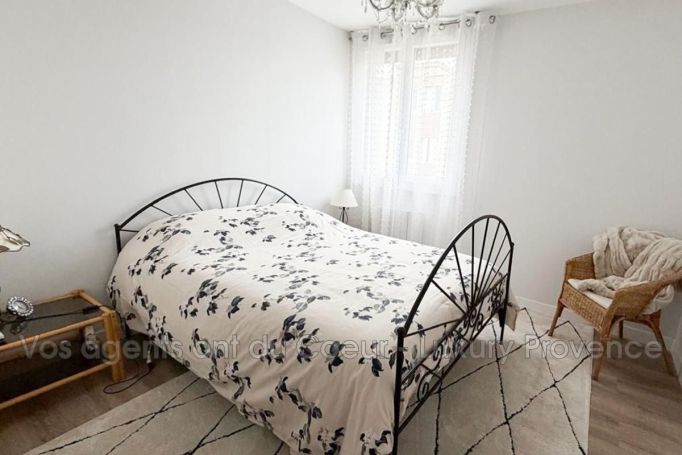 A louer APPARTEMENT T3 81 M2 TERRASSE  GARDANNE