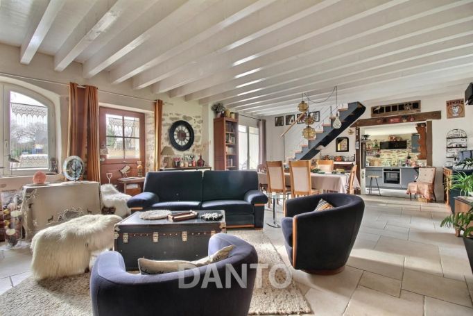 A louer LONGèRE  7 PIECES 175 M2 BORD DE MER GUERANDE