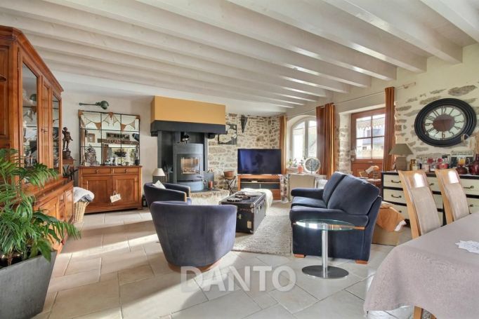 A louer LONGèRE  7 PIECES 175 M2 BORD DE MER GUERANDE