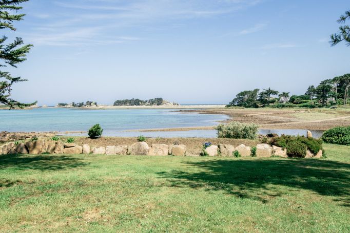 A vendre Maison de caractEre 7 PIECES 191 M&sup2; les pieds dans l'eau PENVENAN