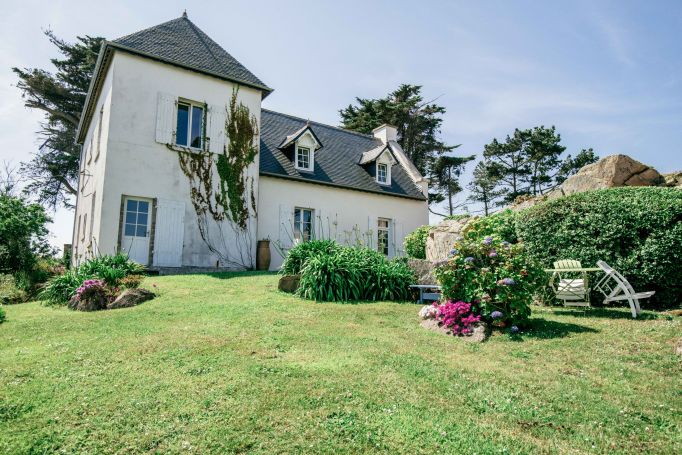 A vendre Maison de caractEre 7 PIECES 191 M&sup2; les pieds dans l'eau PENVENAN