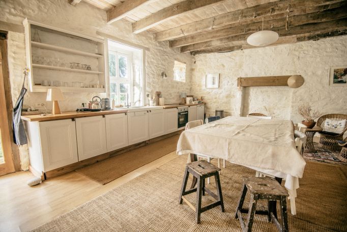 A vendre TRES BELLE LONGERE 8 PIECES 230 M&sup2; POMMERIT LE VICOMTE