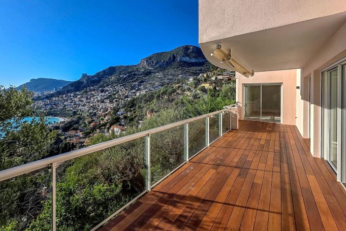 A louer APPARTEMENT DE PRESTIGE T4 138 M2 TERRASSE BORD DE MER ROQUEBRUNE CAP MARTIN