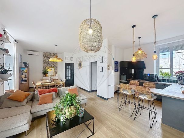 A louer APPARTEMENT T4 91 M2  NIMES