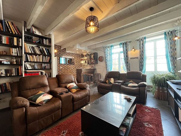 A louer MAISON  DE MAîTRE  SAINT GERMAIN DU SEUDRE