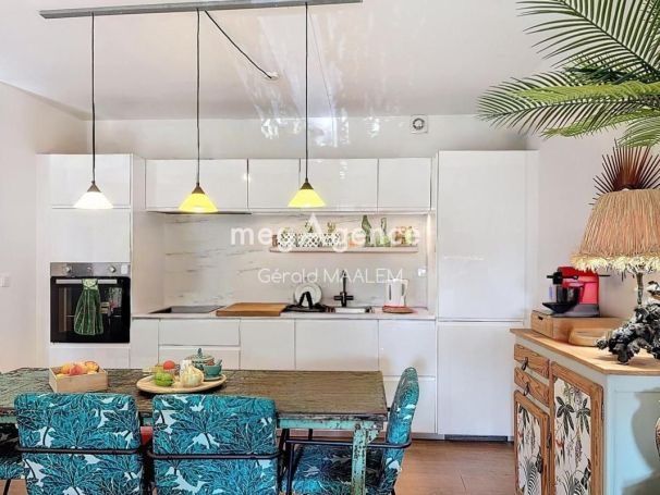 A louer APPARTEMENT T3 67 M2 TERRASSE BORD DE MER COGOLIN