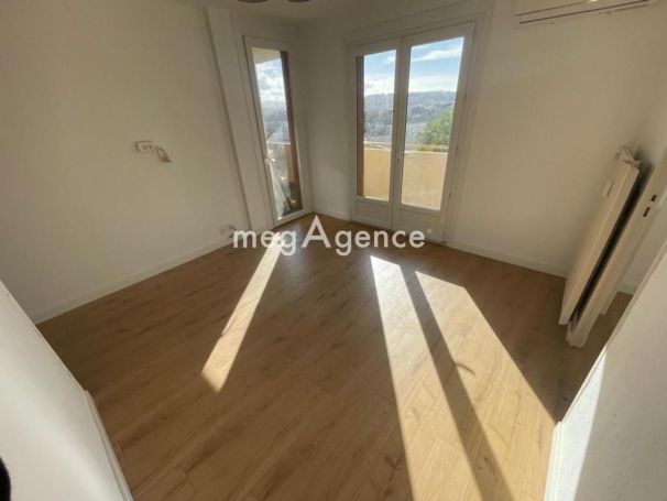 A louer APPARTEMENT NEUF T3 58 M2 BORD DE MER TOULON