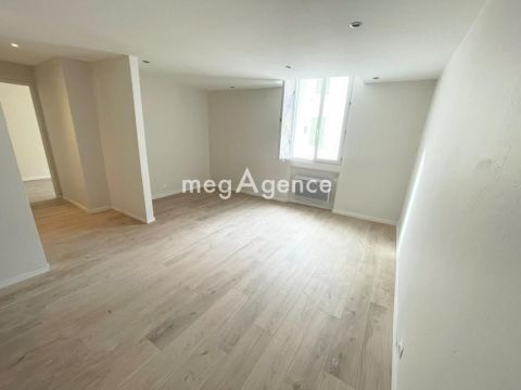 A louer APPARTEMENT T5 90 M2 BORD DE MER TOULON