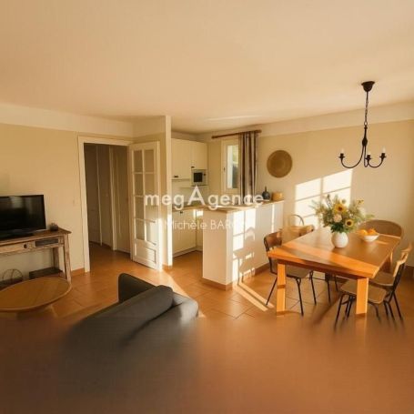 A louer MAISON  DE MAîTRE BORD DE MER MOLIETS ET MAA