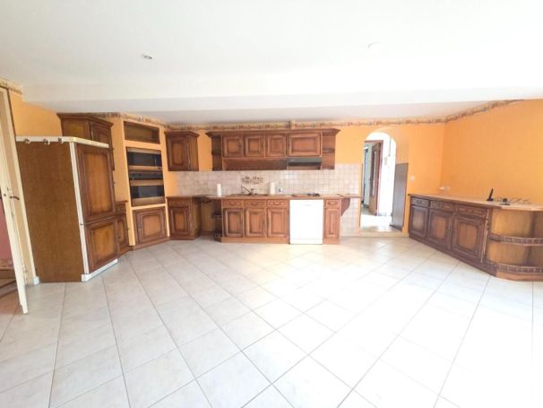 A louer LONGèRE  6 PIECES 157 M2  MIGRE