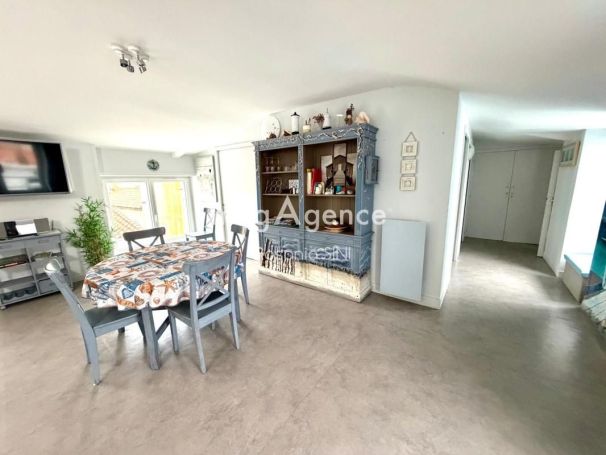 A louer APPARTEMENT T3 64 M2 BORD DE MER LES SABLES D OLONNE