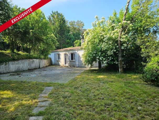 A louer MAISON  DE MAîTRE  SAINT JEAN D ANGELY